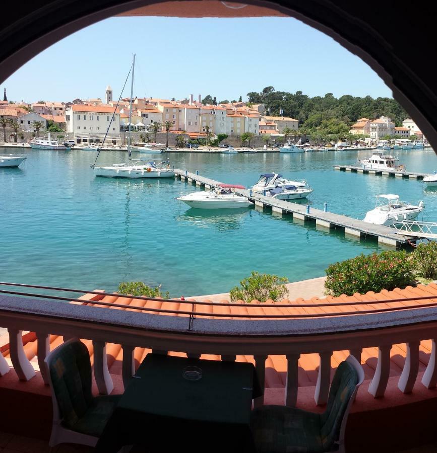Vila "Mare" Banjol ภายนอก รูปภาพ