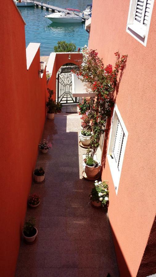 Vila "Mare" Banjol ภายนอก รูปภาพ
