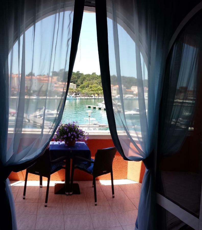Vila "Mare" Banjol ภายนอก รูปภาพ