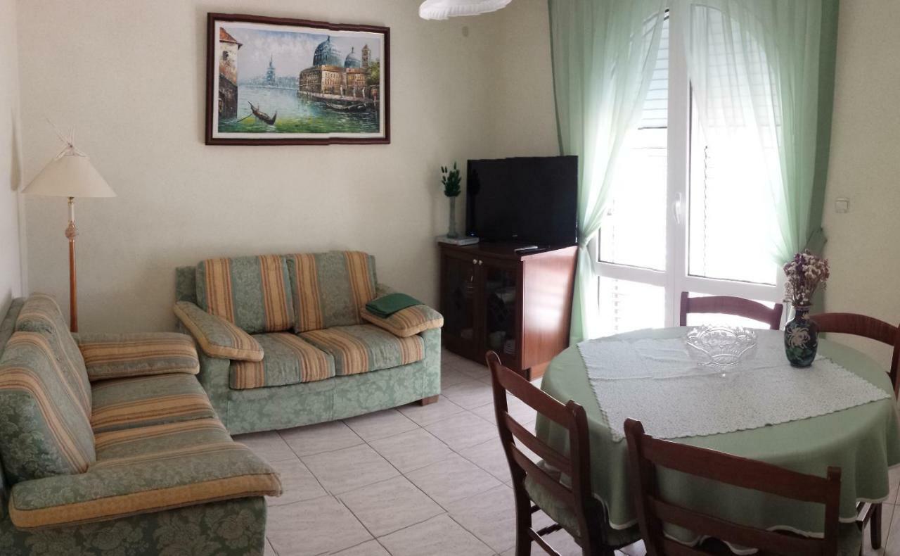 Vila "Mare" Banjol ภายนอก รูปภาพ